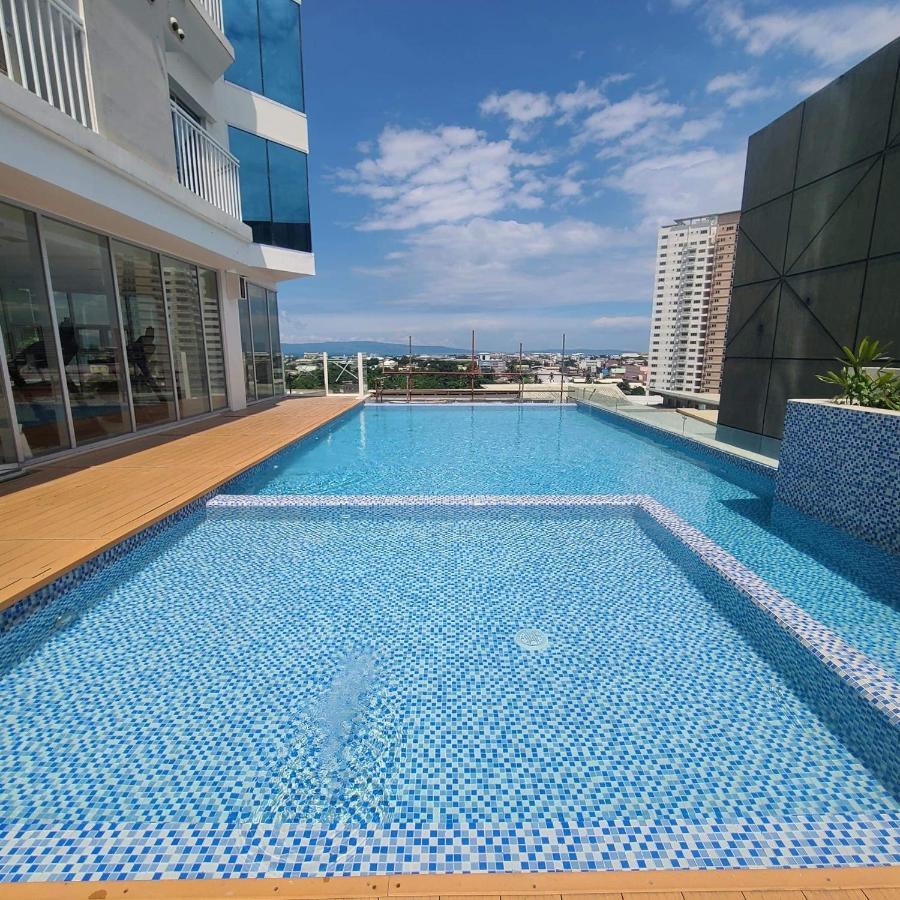 Aparthotel Inspiria Abreeza Davao City Esterno foto